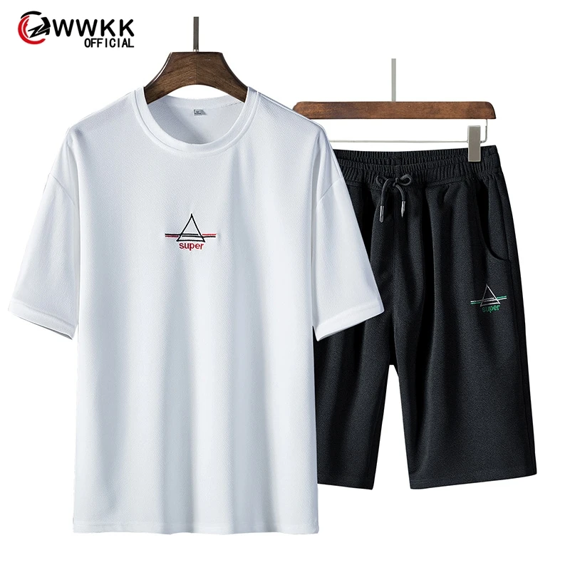 Спортивный костюм мужской из двух предметов футболка с принтом и шорты