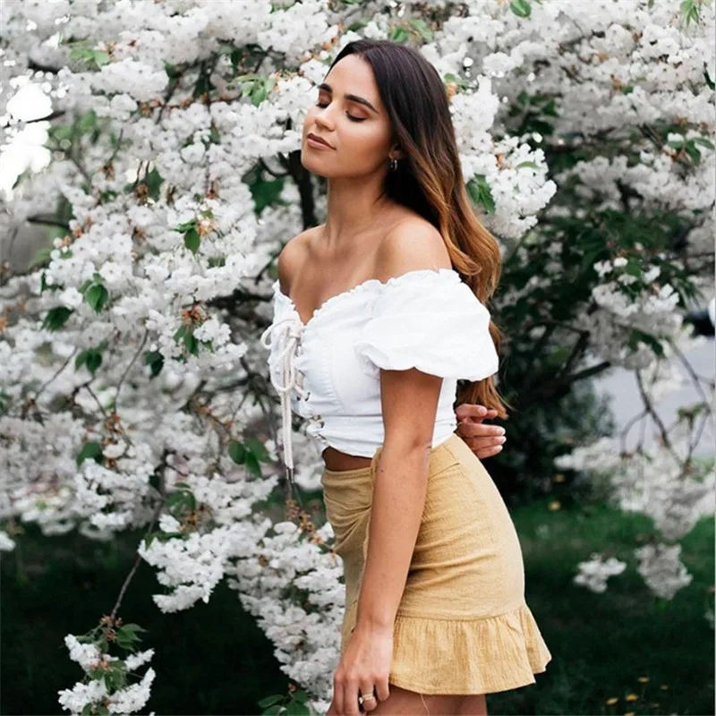 Женская винтажная короткая футболка ArtSu белая Элегантная с коротким рукавом и