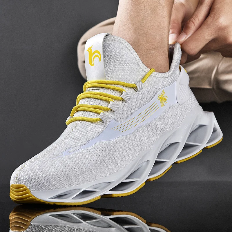 

New Style Thick Bottom Running Shoes for Men White Sneakers Outdoor Sport Shoes Man Training Athletic Jogging flying shoes men