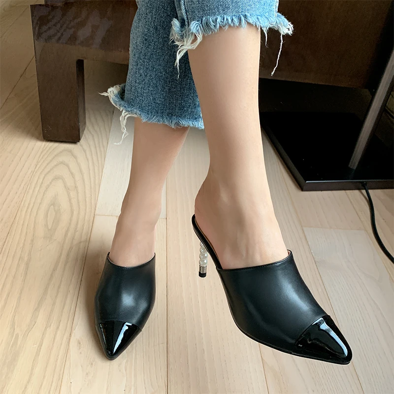 Летние Тапочки 2020 г. Женские нескользящие шлепанцы с острым носком украшенные