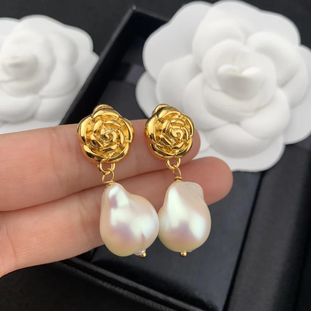 

European and American niche flower hanging pearl earrings