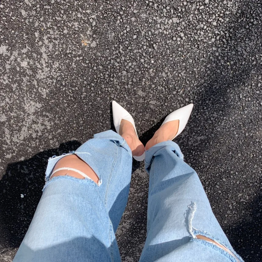 

Korean Chic French Minority Spring/Summer Loose Slimming and All-Matching High Waist Ripped Worn Tapered Wide Leg Jeans