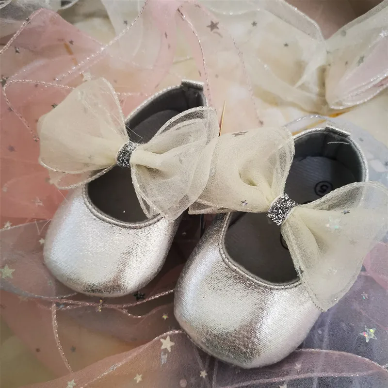 

Bowknot flower baby shoes Baby shoes 0-1 year old toddler shoes 0-6-12 months soft cloth princess shoes Spring and Autumn new st