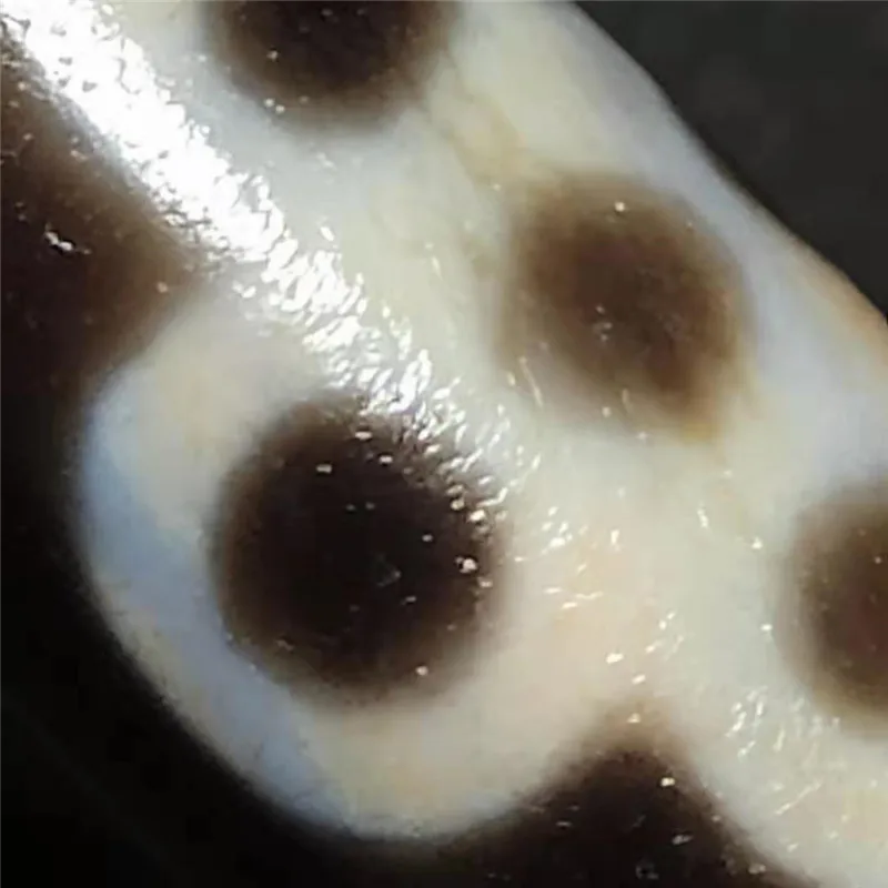 

191216-5 High Oily Dzi Beads Natural Agate With Cinnabar dots Tibetan Amulet Lightning five Eyes Free Shipping