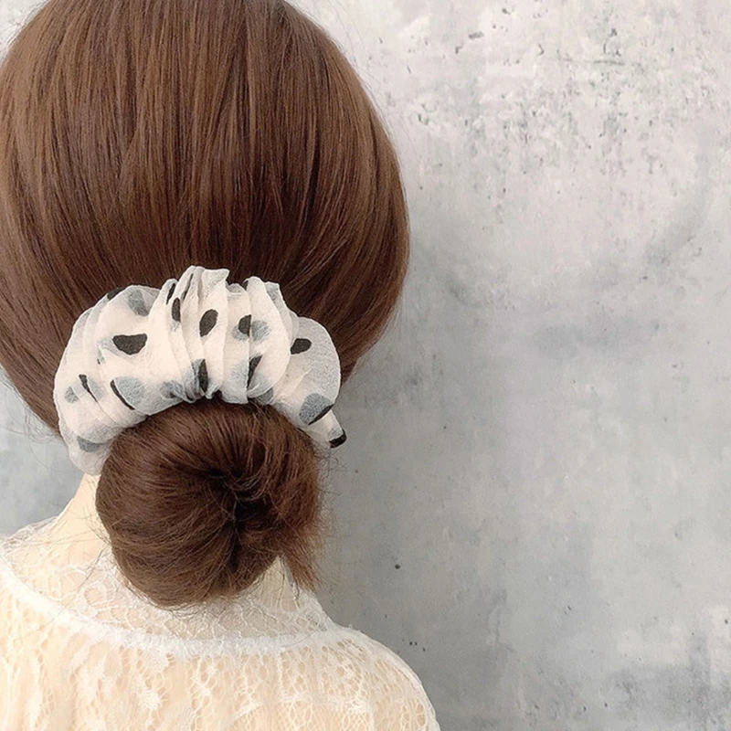 Элегантная французская выкрученная прическа в пучок бывшая легкая ленивая