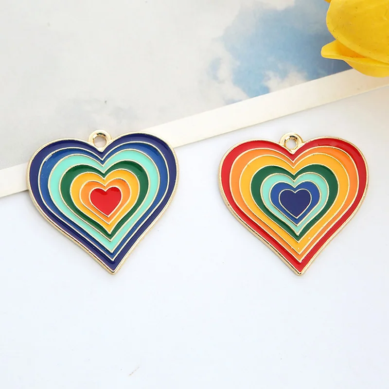 

10 шт./лот оптовая продажа 28x29 мм очаровательное Радужное сердце из эмали для изготовления ювелирных изделий Модные серьги ожерелье кулон Diy ...