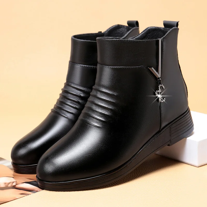 Size 42 Black Leather Boots Autumn Winter Shoes Woman Waterproof Leather Shoes Women Side Zip Ankle Boots for Women Fashion New