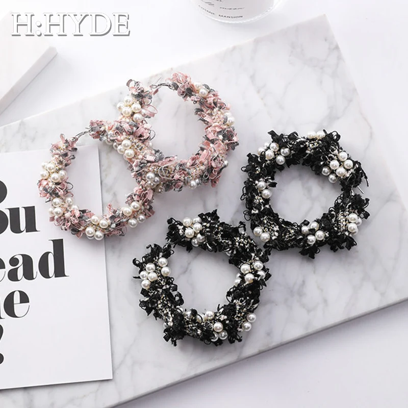 H: Хайд Преувеличение имитация жемчуга плюшевые серьги-кольца цветок Женская
