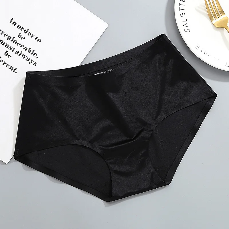 luxury color one-piece seamless women's underwear comfortable and breathable seamless middle waist briefs multi-color optional