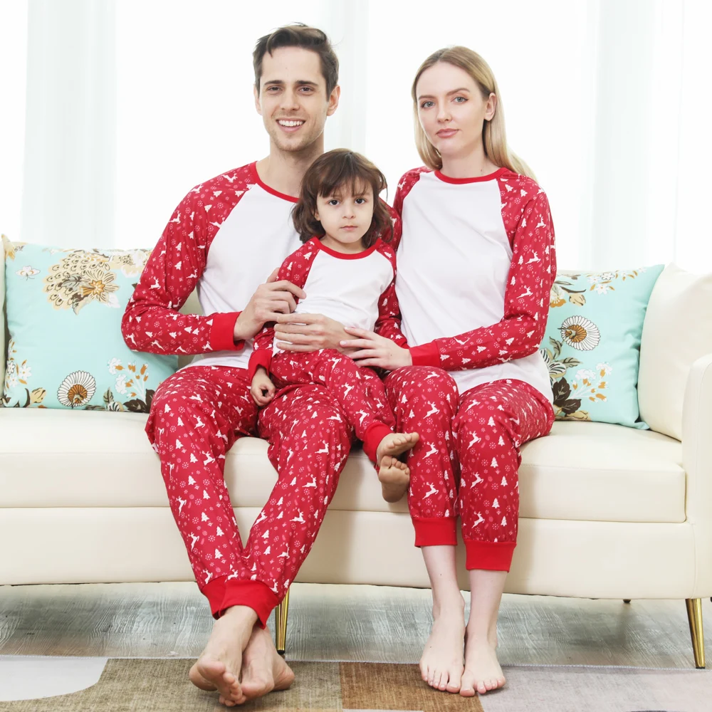 

2021 Christmas Pajamas Family Matching Outfits Father Mother Kids & Baby's Sleepwear Mommy and Me Xmas Pj's Clothes Tops+Pants