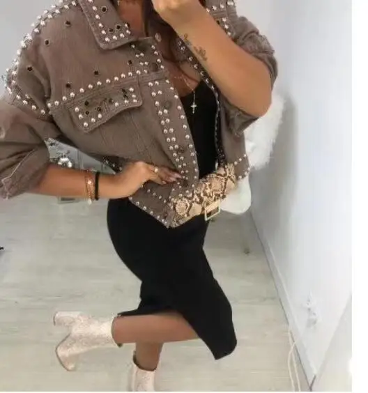 Женская джинсовая куртка с ручными заклепками свободная повседневная короткая