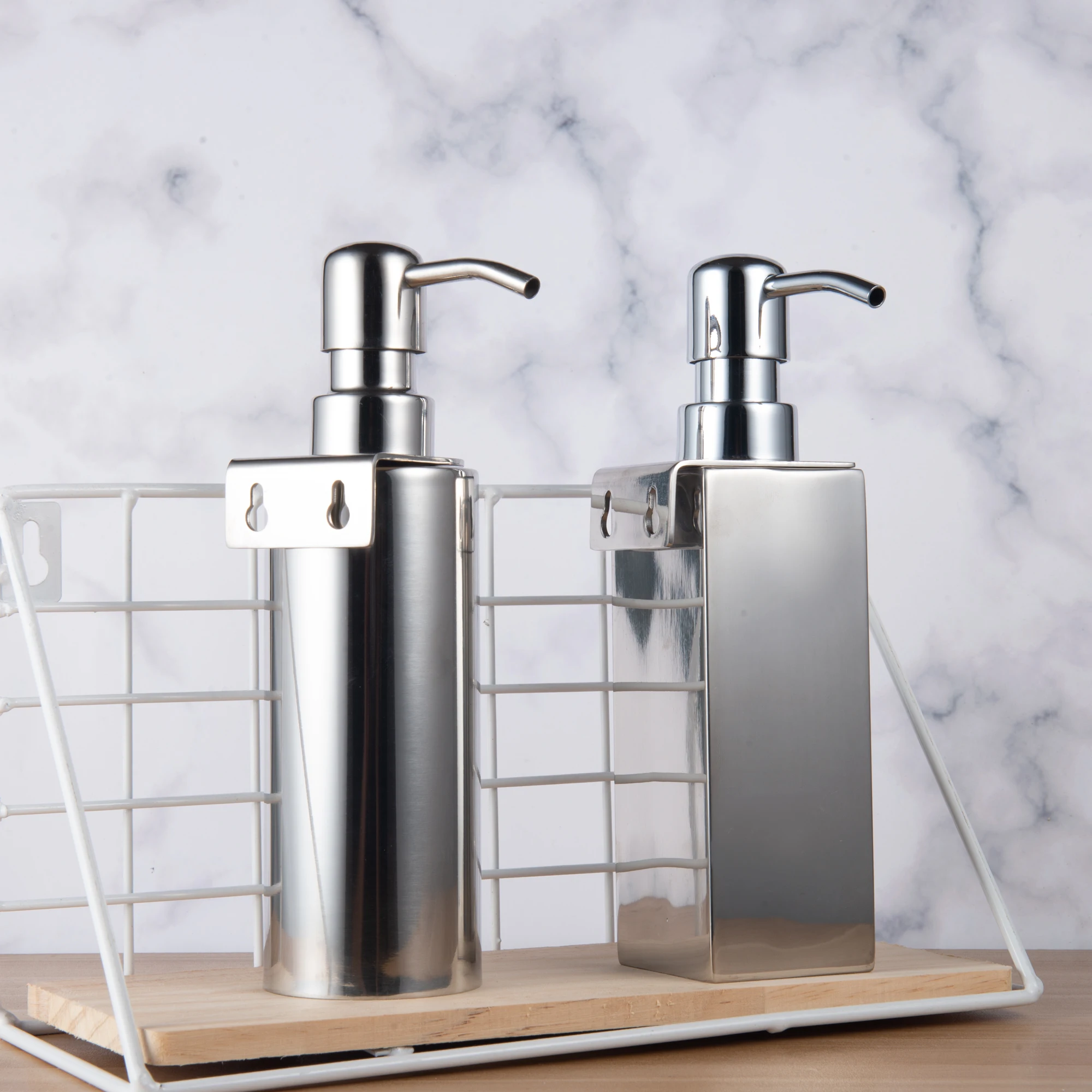 Дозатор для жидкого мыла 180 мл из нержавеющей стали настенный квадратный |