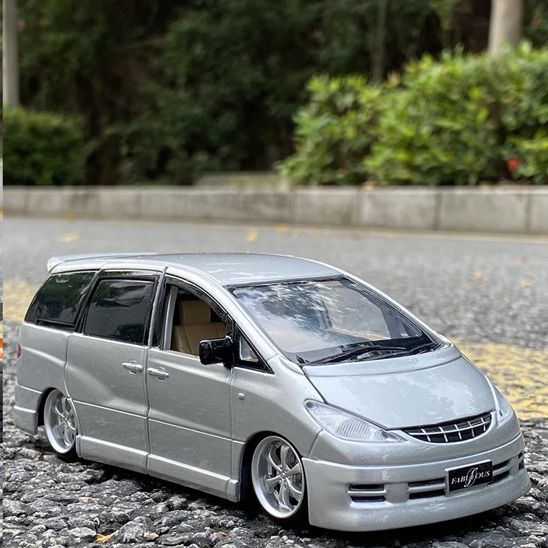 

1:32 TOYOTA Previa MPV Alloy Car Model Diecast Metal Toy Vehicles Car Model Simulation Sound Light Collection Childrens Toy Gift