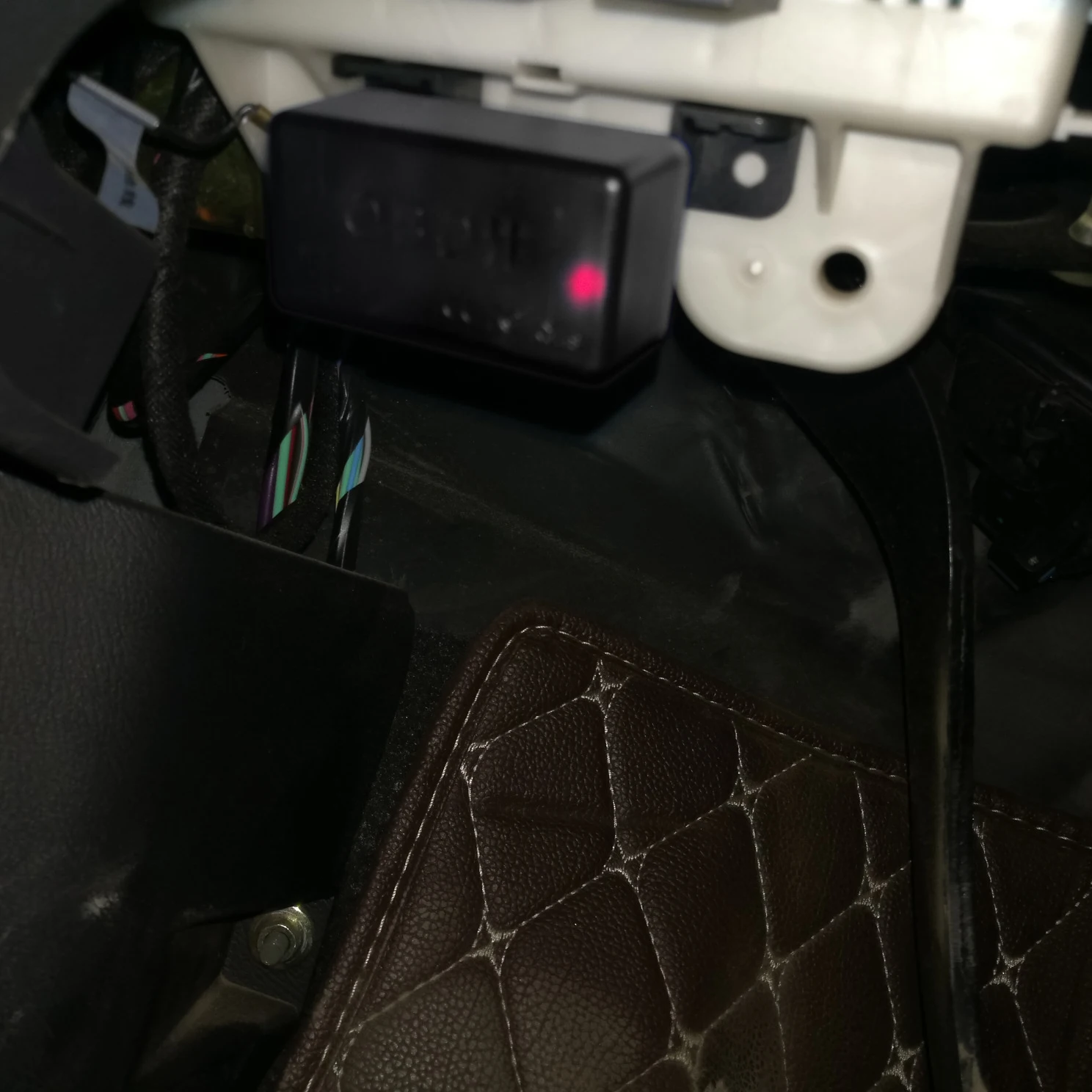 Автомобильный диагностический сканер ELM327 v2.1 Bluetooth OBD2 считыватель кодов CAN BUS