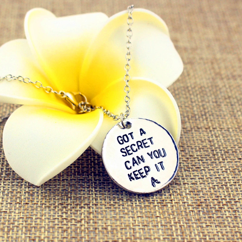 Винтажное ожерелье получил секрет вы можете держать его круглый кулон звено цепи