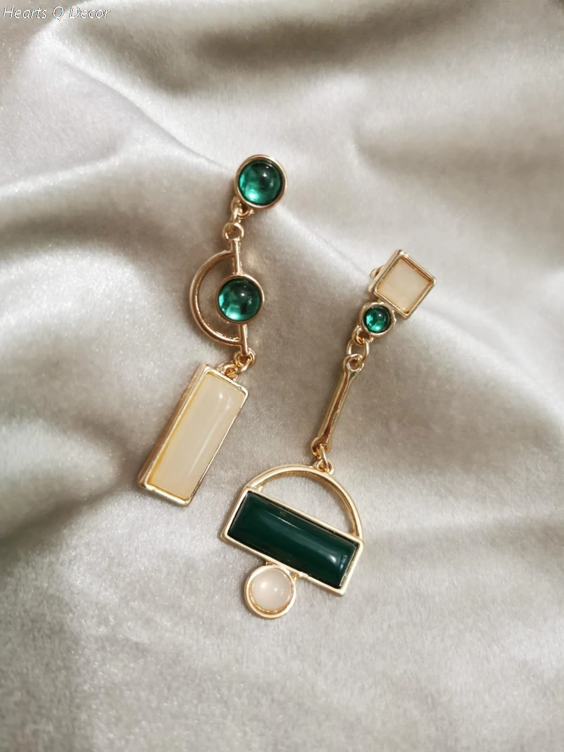 Серьги-подвески неправильной формы в стиле ретро с изображением зелёного дворца