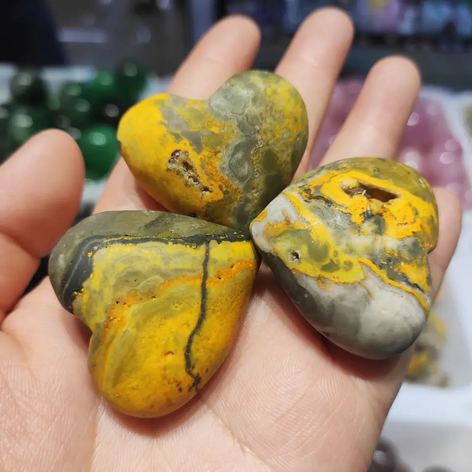 

1pcs Natural Bumblebee heart yellow stone polished heart ornaments Crafts for Decoration Energy Reiki chakras mineral
