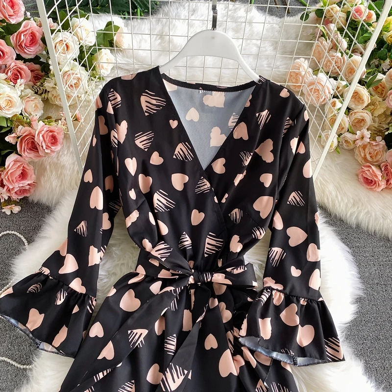 

Summer V-neck long-sleeved print ruffled dress female fashion elegant tie waist floral dress A-line beach Dress womens vestido