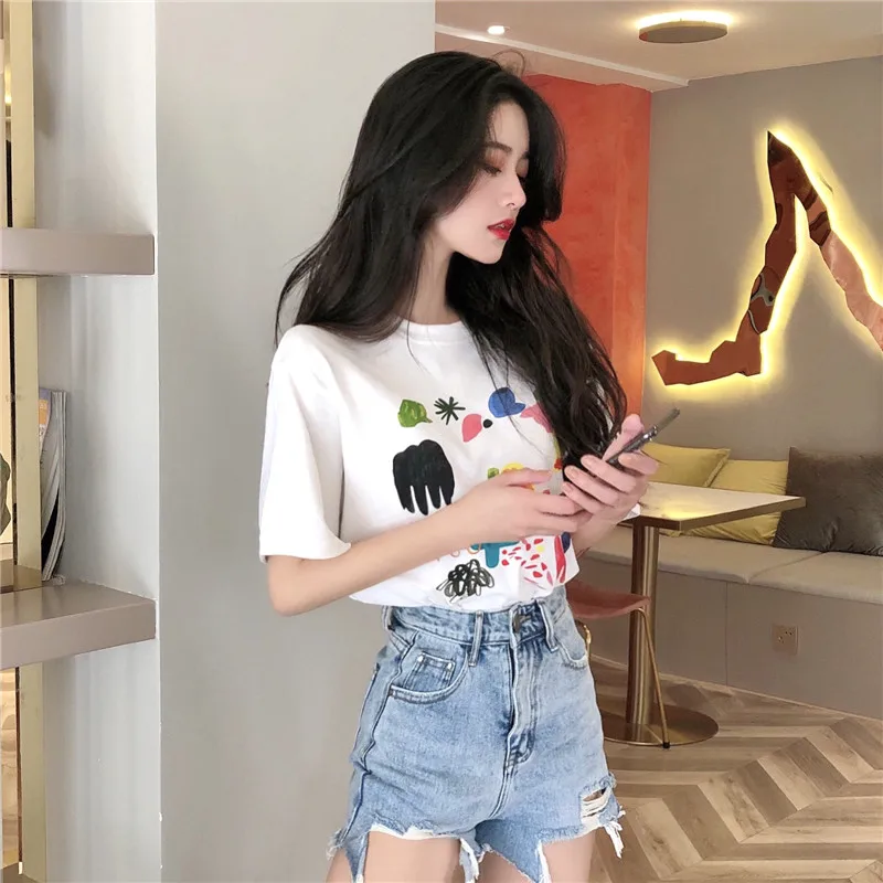 

Summer Japanese Girl Cartoon Graffiti Design Sense Niche Korean Temperament Short-sleeved Cotton T-shirt Women