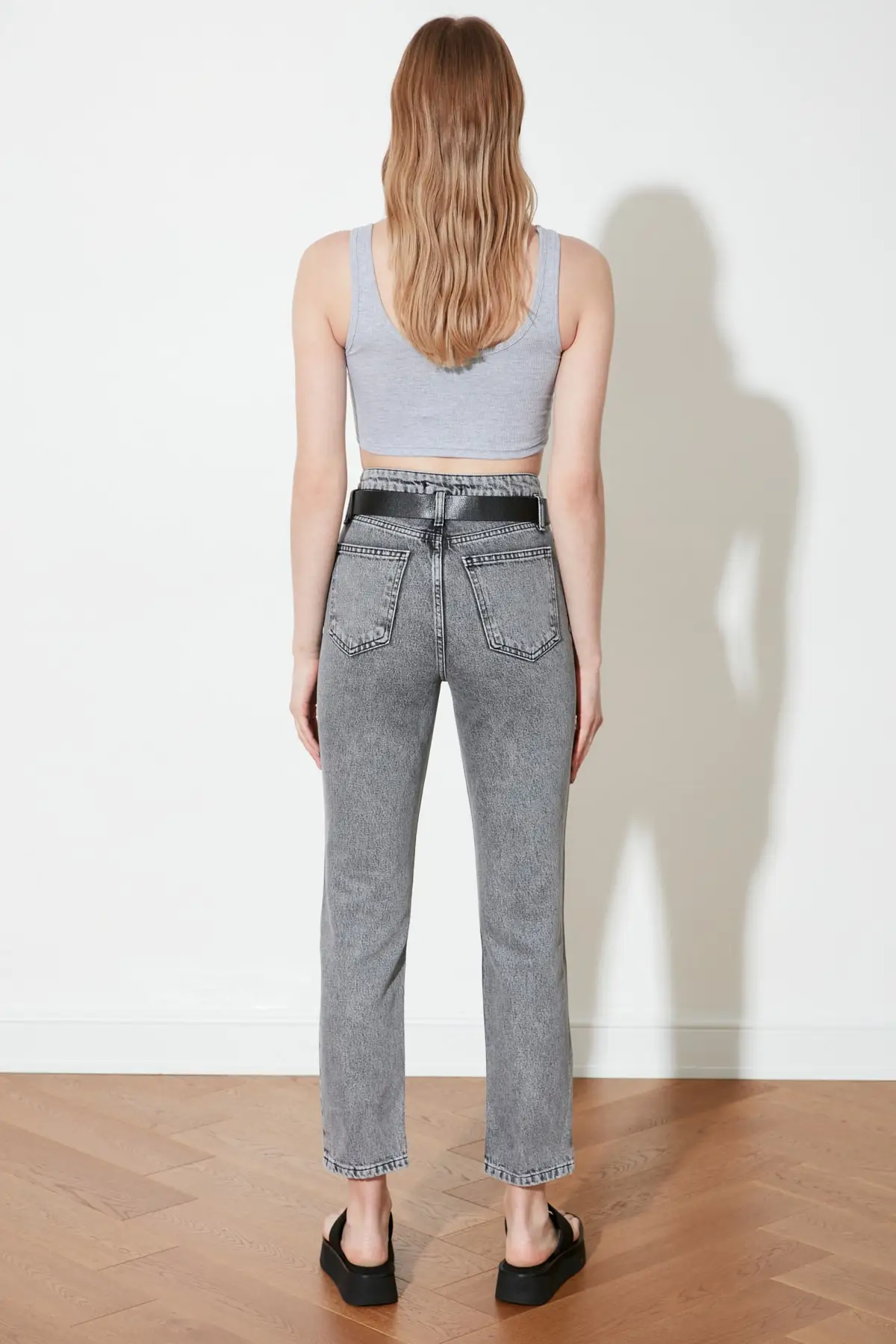 

Trendyol Arch High Waist Bootcut Jeans TWOSS21JE0458
