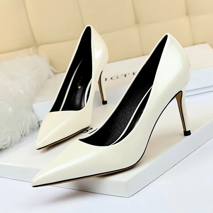 

Plus Size 2020 Women Pump High Heels Comfortable Female Shoes Single Shoes New Leather Wedding Girls Party