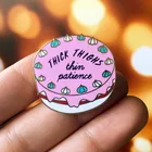 Брошь из металлического сплава, с эмалью