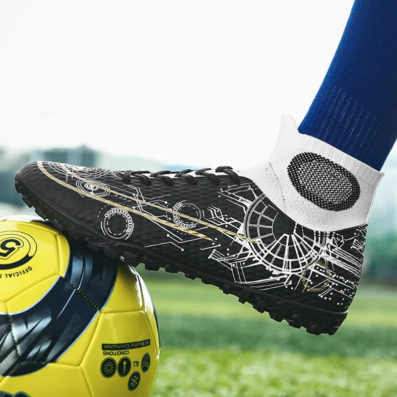 

Ultralight Soccer Shoes Men Outdoor FG/TF Boys Football Ankle Boots Non-Slip CR Soccer Cleats Sneakers Sports Shoes Unisex