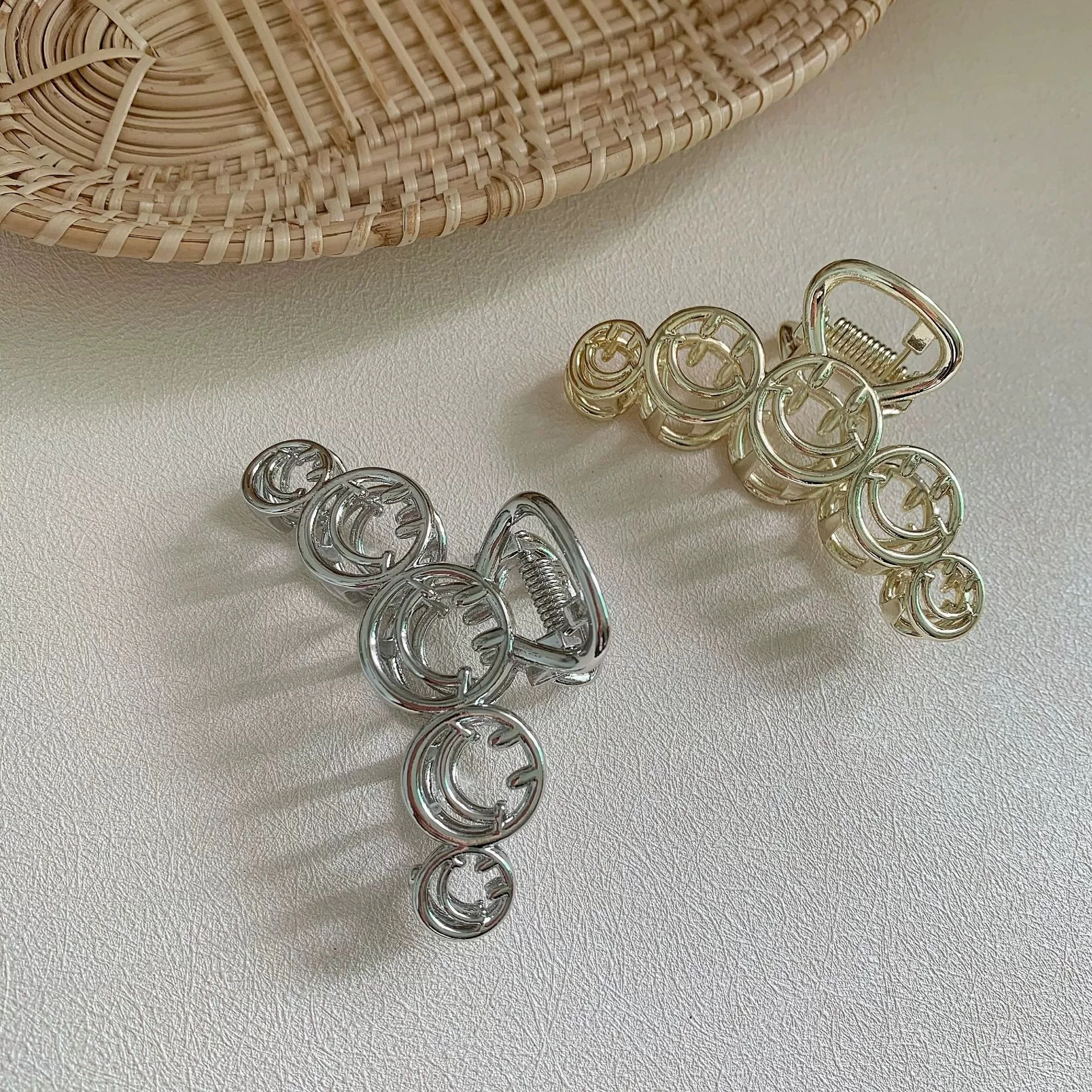 Металлический головной убор в Корейском стиле с улыбающимся лицом практичные