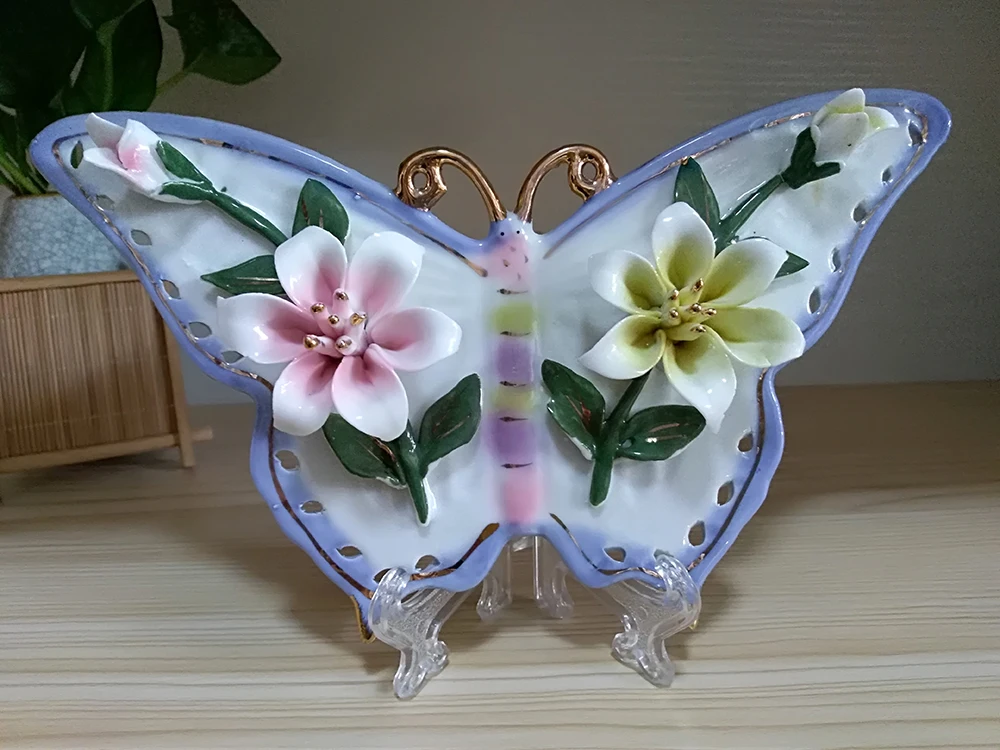 

TC013- Hand-painted Handmade ceramic butterfly ornament home decoration