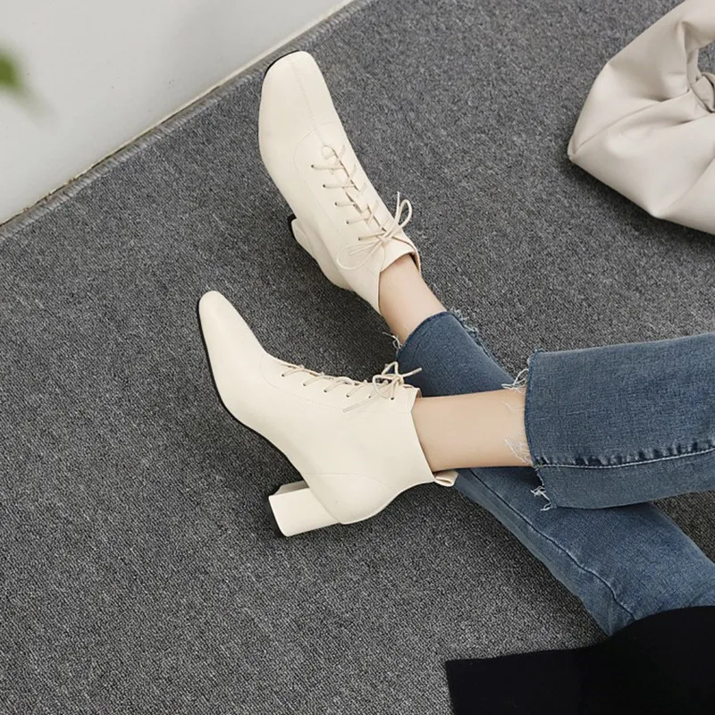 

Женские короткие ботинки, черные, коричневые, бежевые ботильоны на шнуровке, на высоком квадратном каблуке, большие размеры 47, 48, 49, Осень-зим...