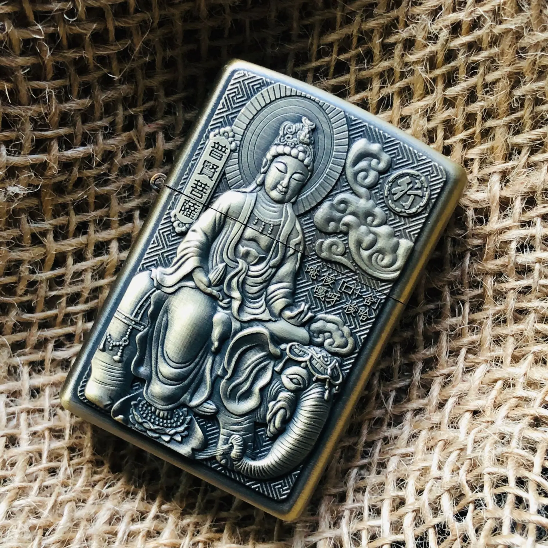 Креативная бронзовая керосиновая Зажигалка рельефная Прямая