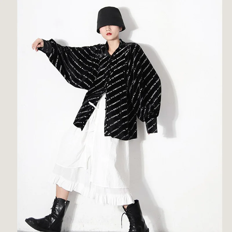 

LANMREM All Match Women Black Button Letter Blouse New Lapel Long Sleeve Loose Fit Shirt Fashion Tide Spring Autumn 2021 2F0120