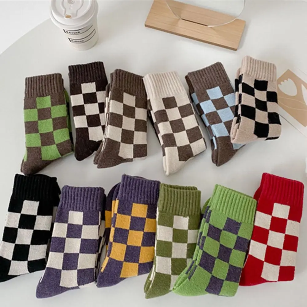 

Winter Ins Net Red Checkerboard Lattice Socks High Quality Harajuku Fashion Women Cozy Street Casual Middle Tube Socks