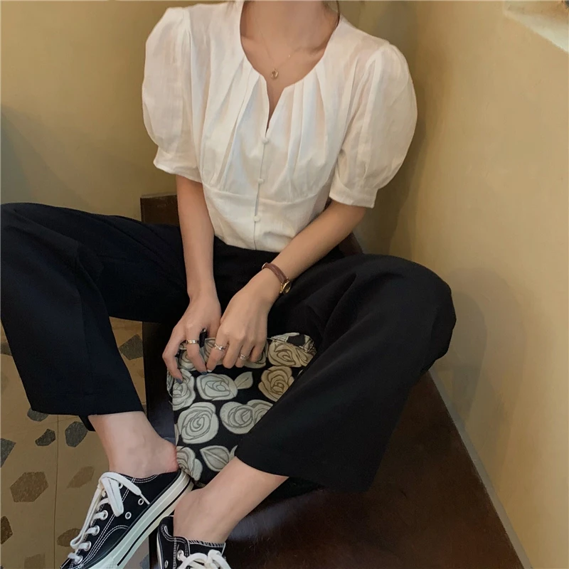 

White shirt female design sense 2021 new style puff sleeve shirt French retro temperament top