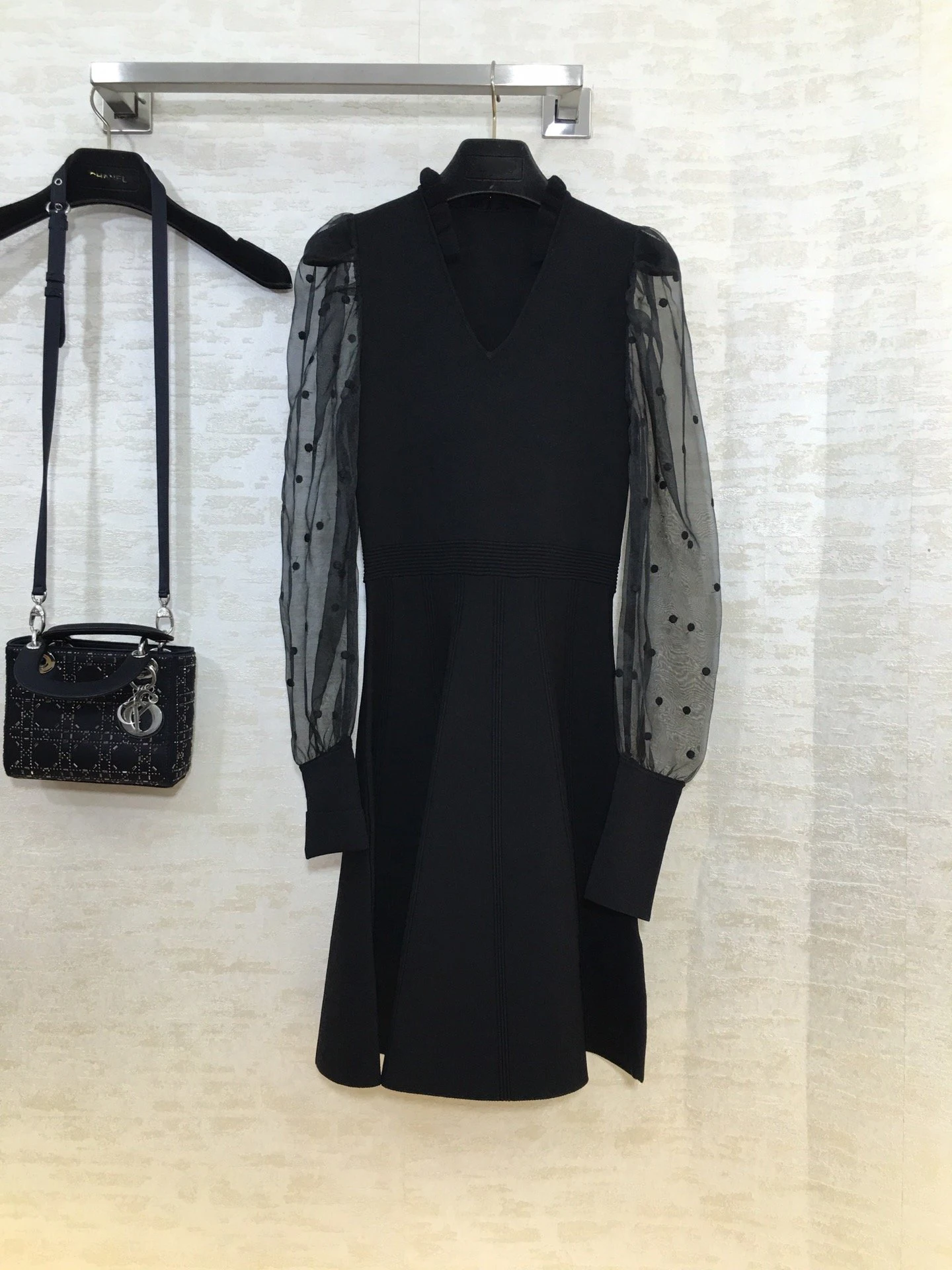 

fashion 2023 new ladies long sleeve V-neck knitted stitching mesh dress 1202