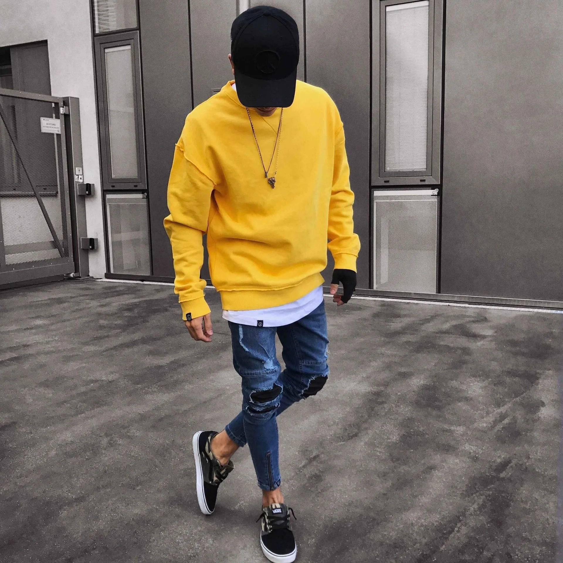 

Jeans men's Jeans Blue slim hole men's pants fashion
