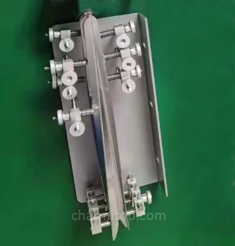 

Improved four-fold folding device for mask machine