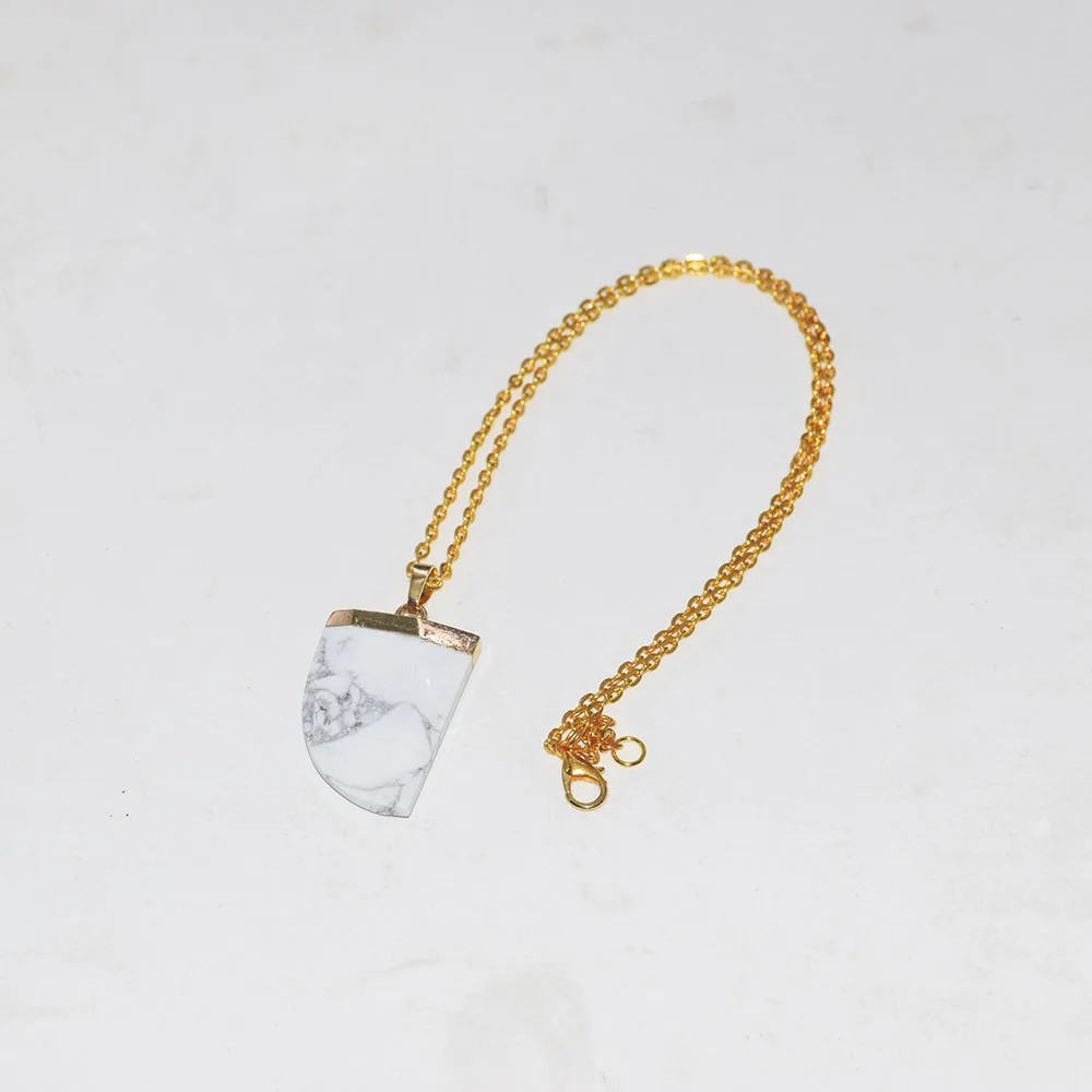 Ожерелье-цепочка мужское из белого бирюзового рога под золото 2019 пробы |