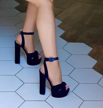 Женские бархатные босоножки Moraima винтажные вечерние на массивном каблуке с