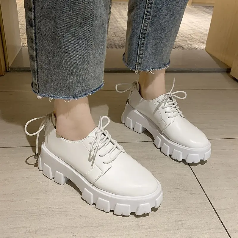 

PU leather shoes women spring 2021 new Korean round toe women platform shoes back lace white platform casual shoes women flats