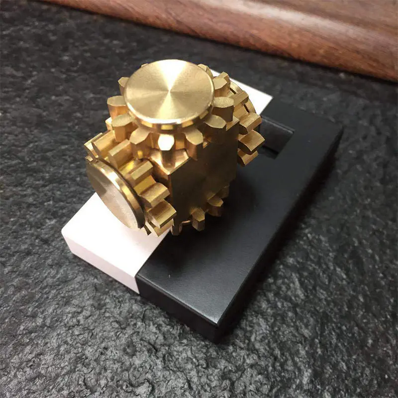

Fingertip Gyro Gear Linkage Cube Pure Copper Finger Mechanical Gyro Adult Decompression Toy