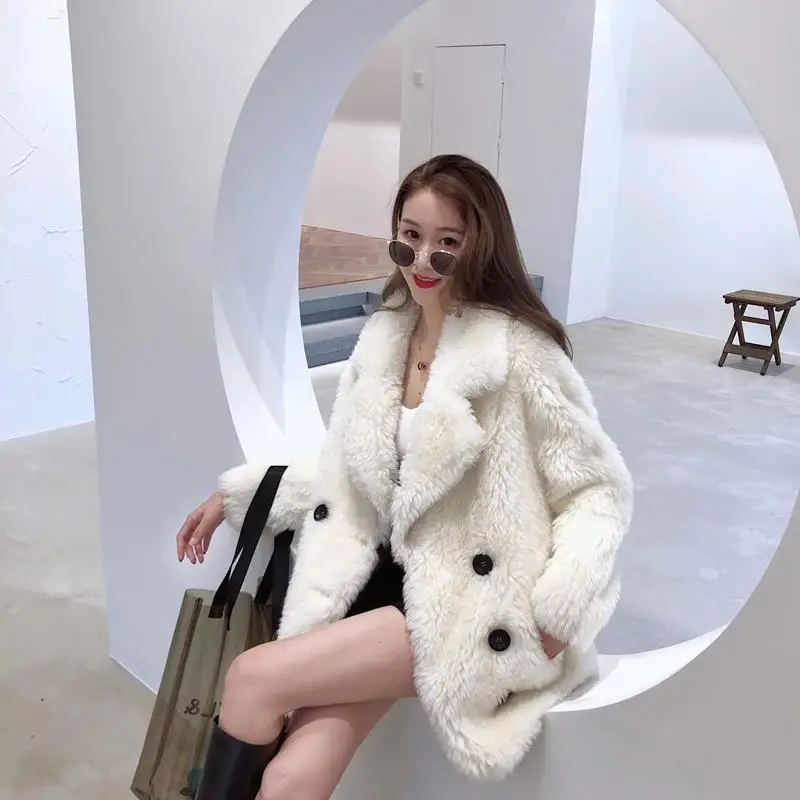 

2020 New Women Autumn Winter Real Fur Coat Casual Jacket Sheep Shearing Overcoat Female Long Soft Fluffy Outwear Overcoats H267