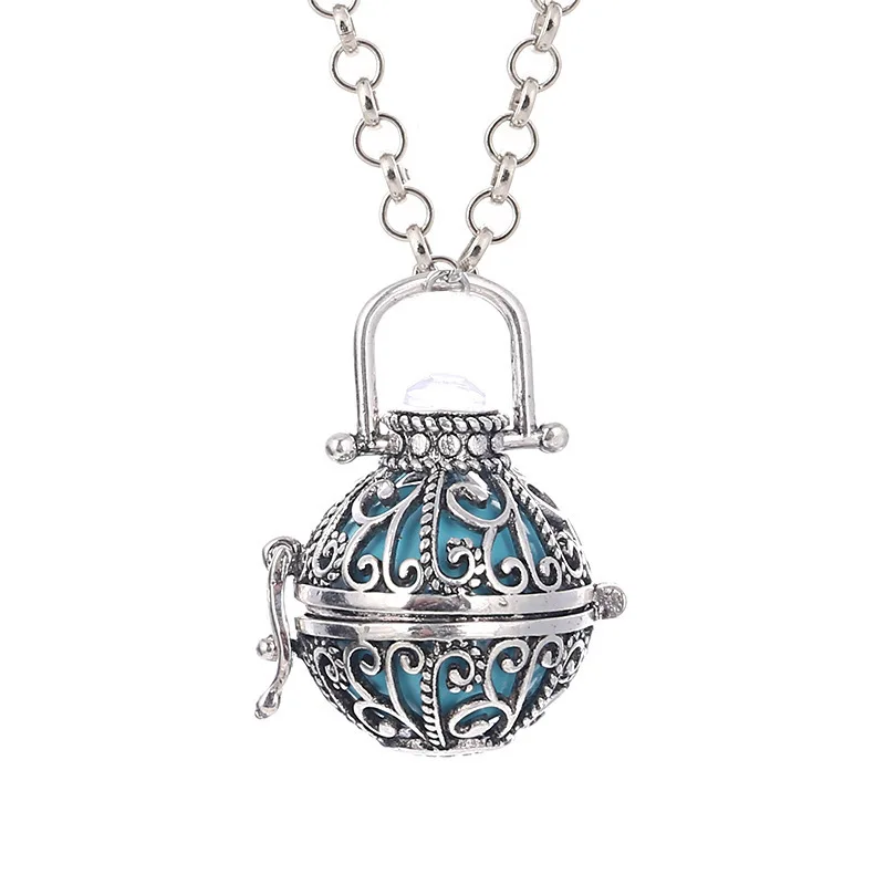 

IHUES Trendy Retro Hollow Perfume Diffusion Long Sweater Chain Pendant Aromatherapy Necklace Woman Jewelry Valentine's Day Gift