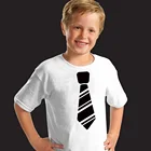 Белая футболка с галстуком-бабочкой для маленьких мальчиков модные топы, футболки Лидер продаж, наряды белые топы джентльмена для мальчиков, модная футболка