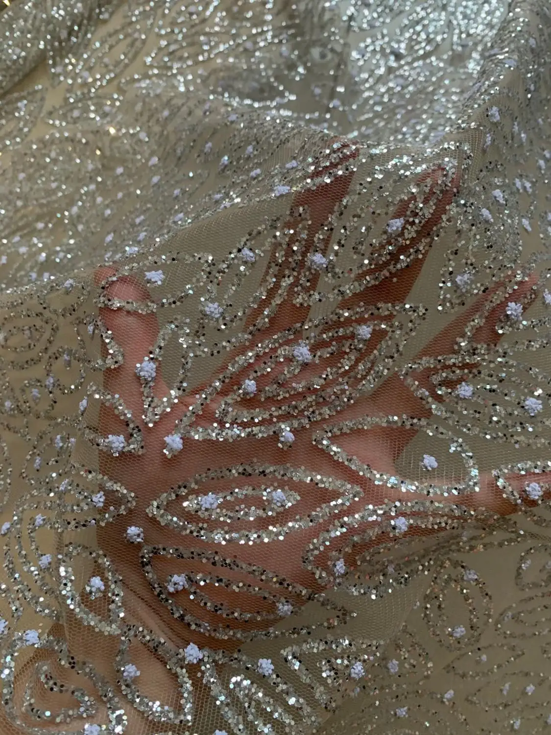 

5 ярдов Q004 # бежевая Мягкая сетчатая Серебряная блестящая смесь белый горошек блестящая Тюль африканская ткань для свадебного платья/вечернего платья