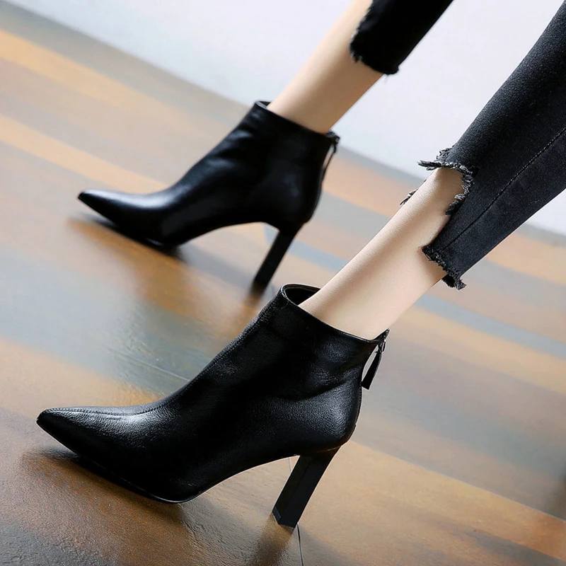 Short Boots Women's High Heel Martin Boots 2020 New Simple Thick Heel Commuter Pointed Back Zipper Thick Heel Cotton Boots Women