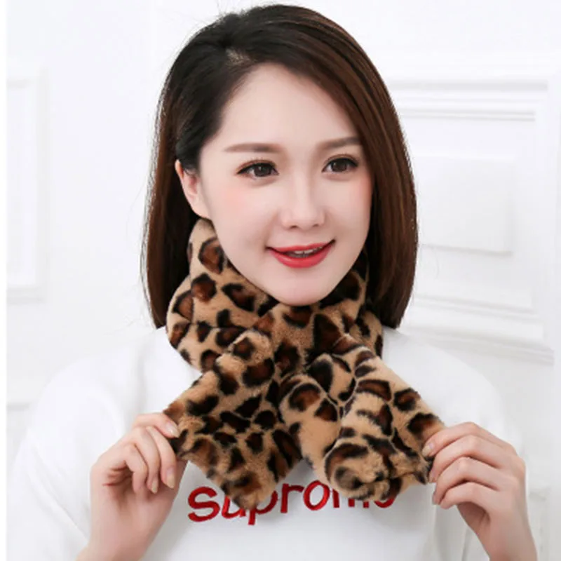 Khaki Scarf Женские милые варежки с леопардовым рисунком, с полупальчиковой крышкой, зимние женские плюшевые теплые перчатки без пальцев с сенсорным экраном, E20 - Цвет: Khaki Scarf