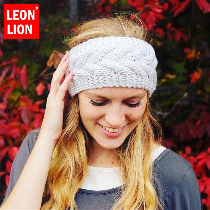 

LEONLION Winter Cap Solid Knitted Hats Ponytail Beanie Winter Hat Women Braided Hair Band Warm Beanies Geometric Ear Protection