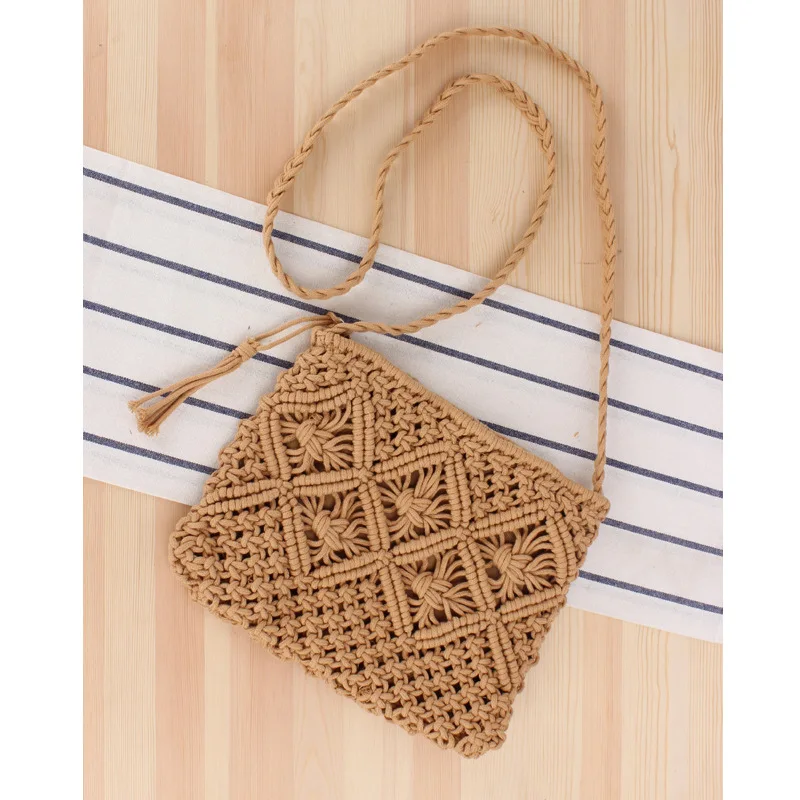 

2021 New Simple Tassel Hand Holding Straw Bag Retro Hand Holding Woven Bag Straw Hollow Out Vintage Luxury Summer Beach Bag