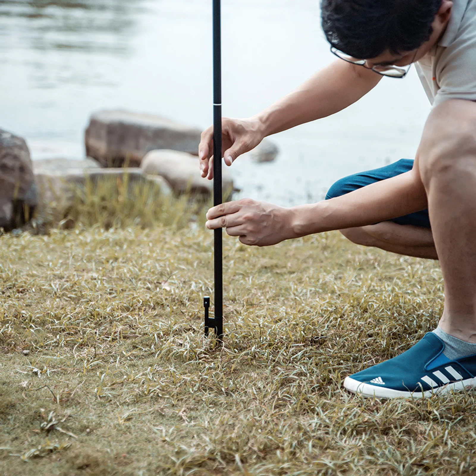 

Telescopic Mini Foldable Lamp Holder Rod for Fishing Outdoor Camping Hiking BBQ Lantern Light Pole Outdoor Tools 3 colors